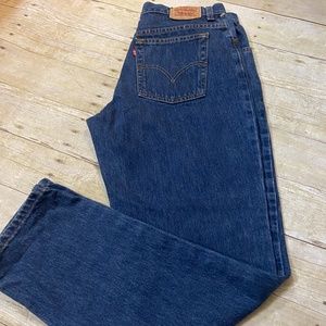 Levi's 550 Relaxed Fit Tapered Leg